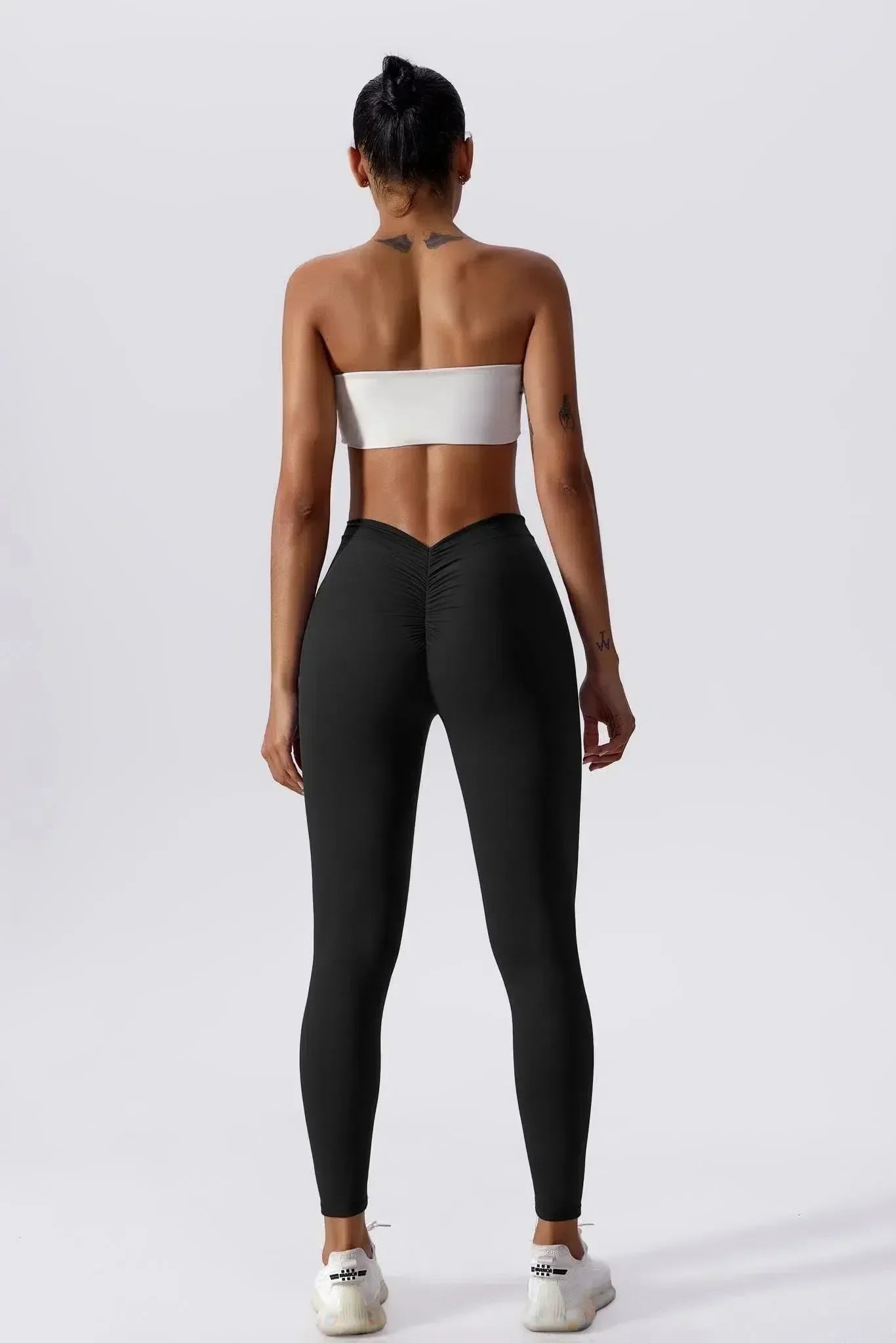 Fia – V-shaped waistband – Active leggings-15134060839285-Nancy & Mae Savannah