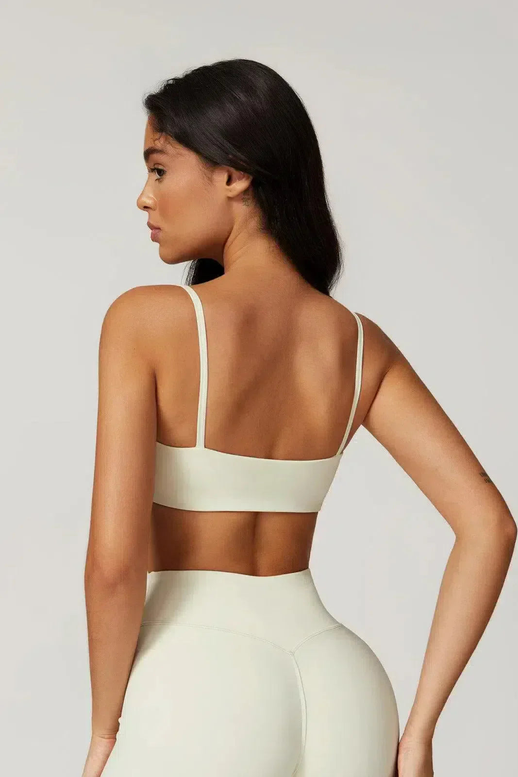 Idalia – V-waist design – Sports bra & shorts set-15133712089461-Nancy & Mae Savannah