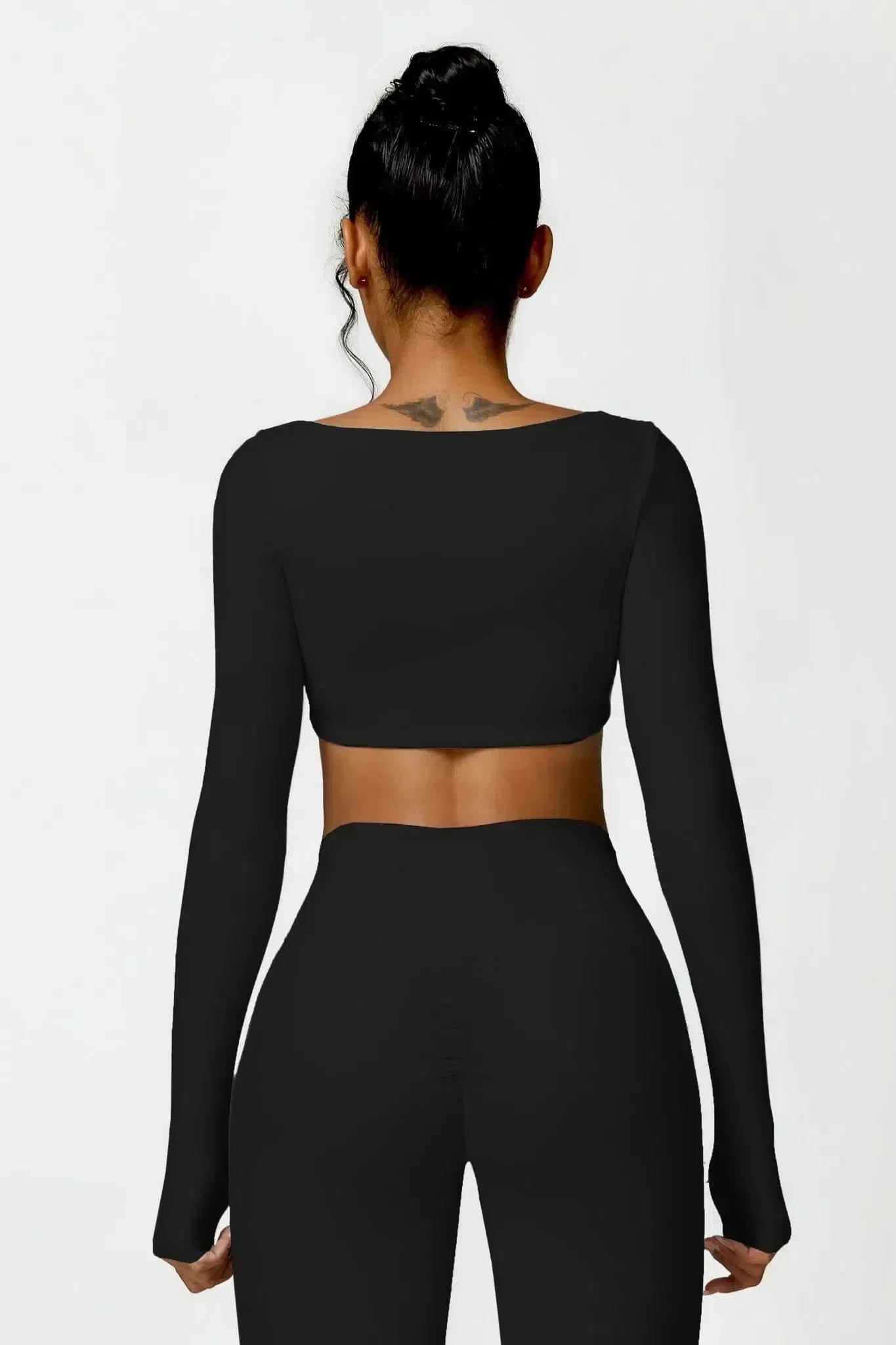 Niamh – U-neckline – Long-sleeve fitness crop top-15134027088245-Nancy & Mae Savannah